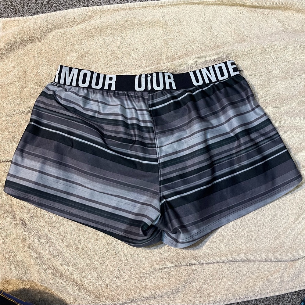 Under Armour Shorts - Picture 2 of 3